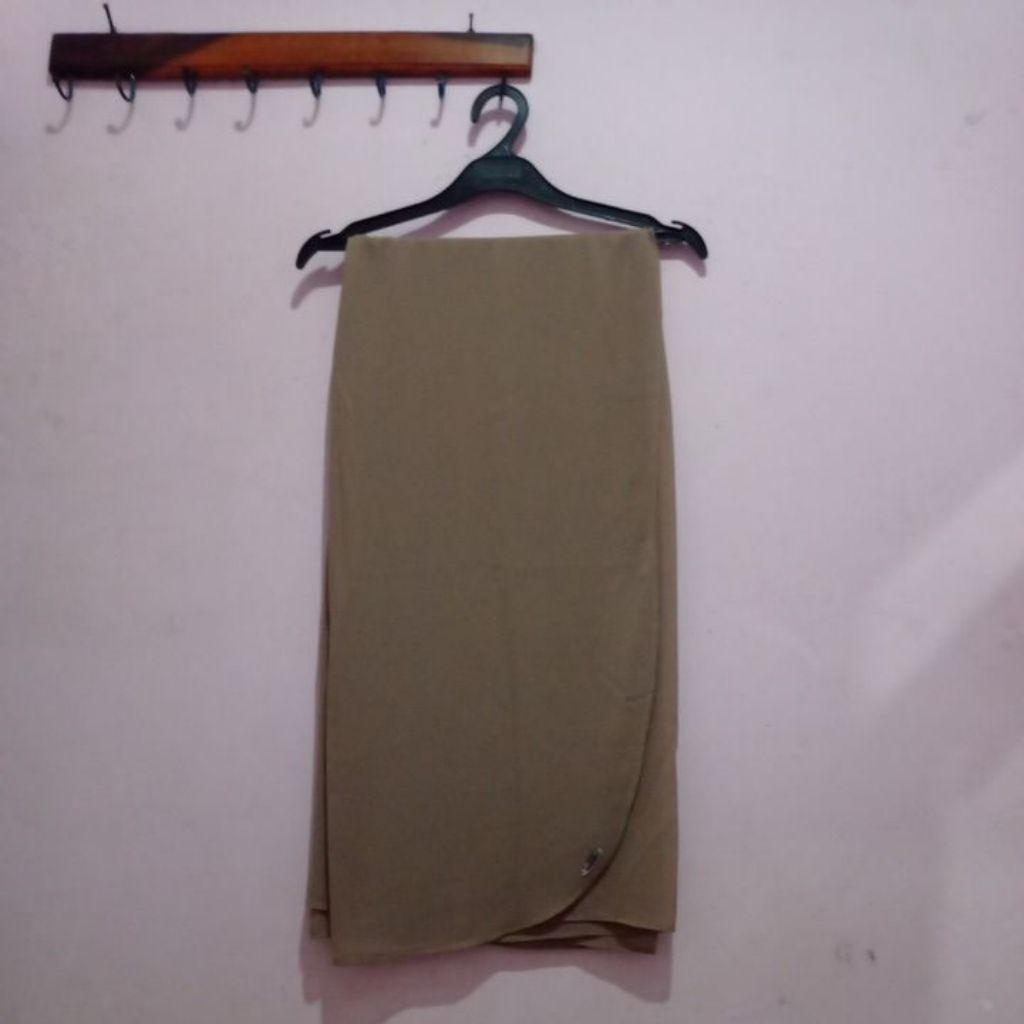 preloved hijab segiempat oval crinkle airflow syar'i