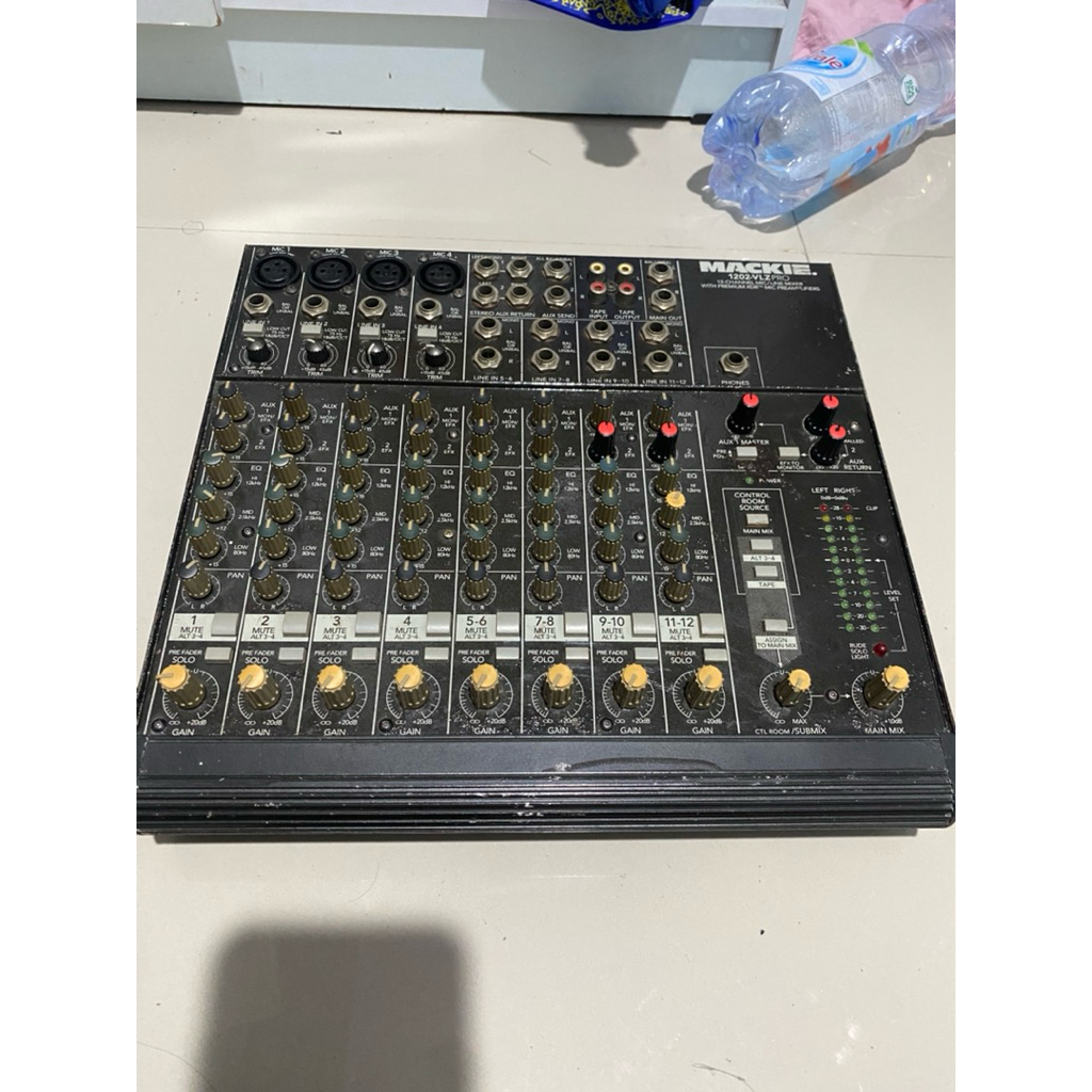 mixer MACKIE 1202-VLZ PRO