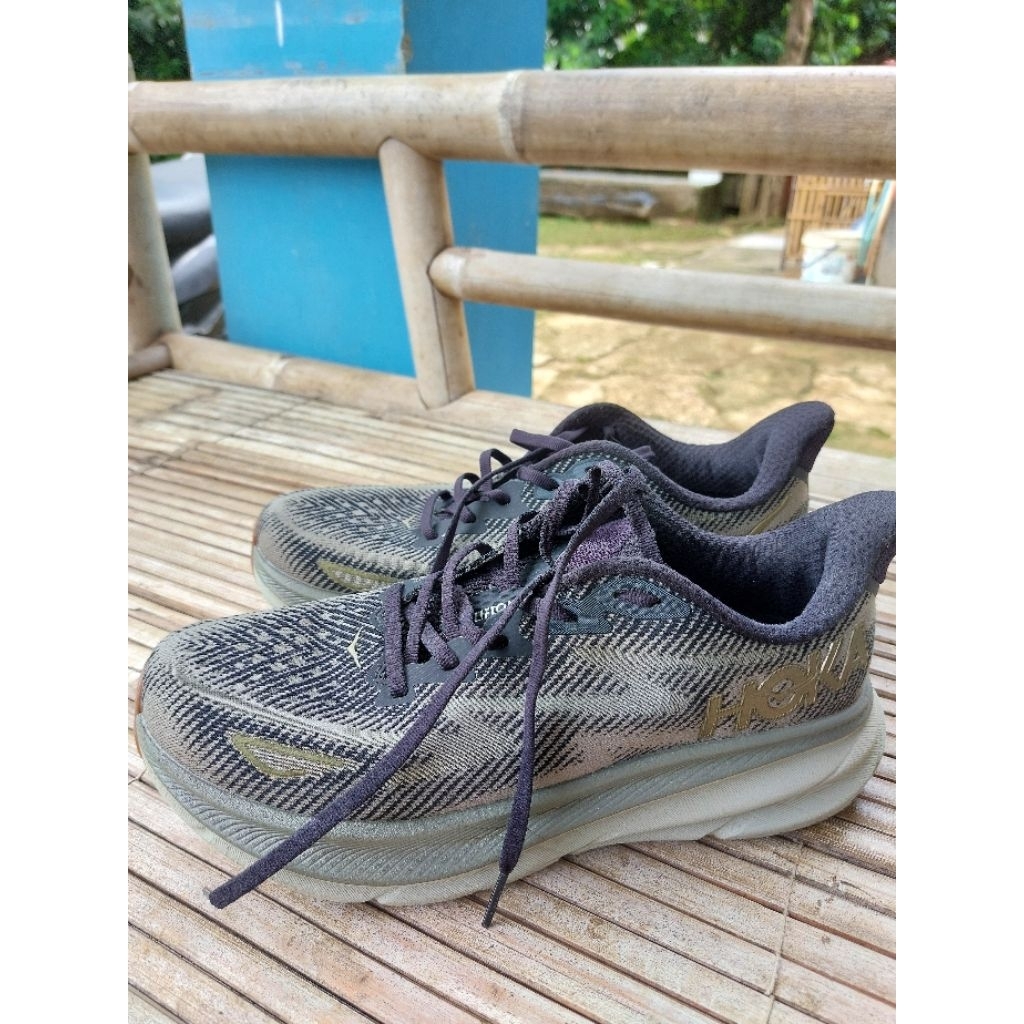 sepatu hoka clifton 9