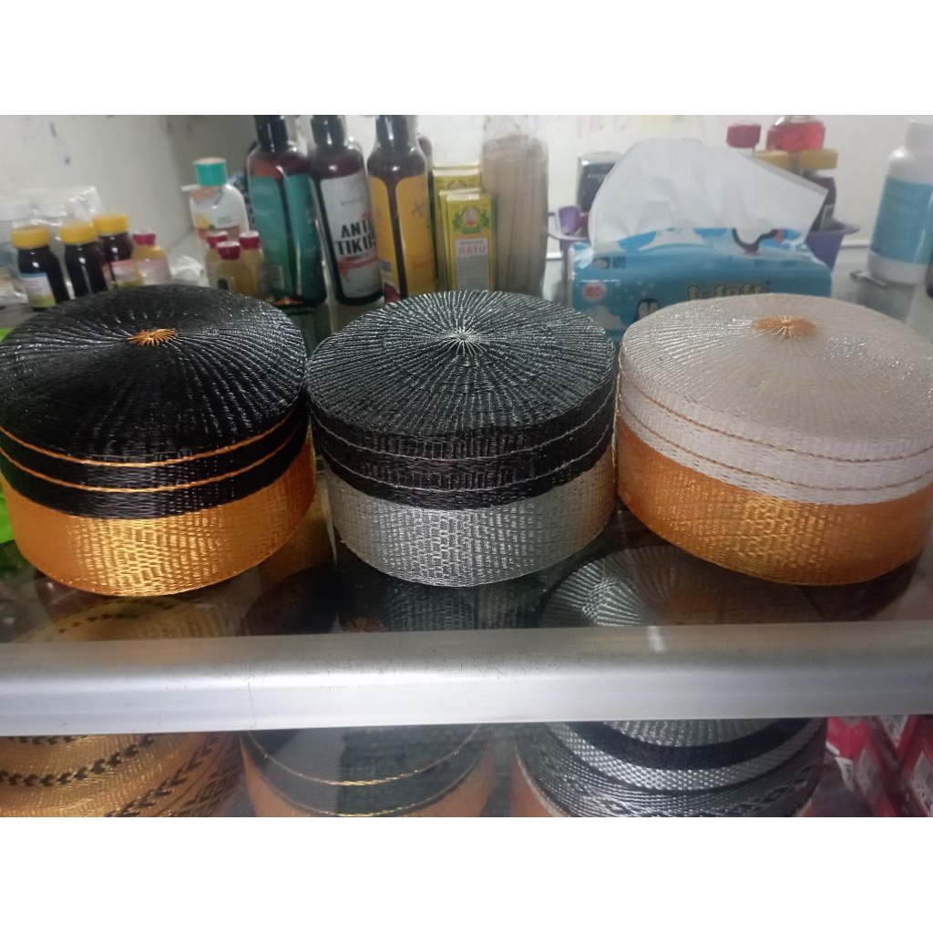 (Baca deskripsi) Songko Bone Songko recca Songko Bugis Songkok peci hitam emas dan Putih Pamiring