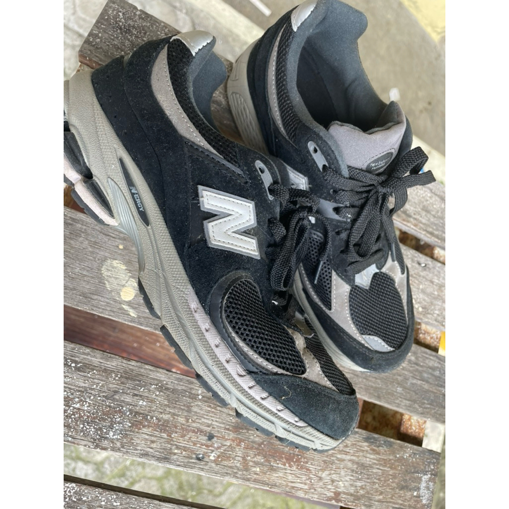 Sepatu NB 2002r Originals Black