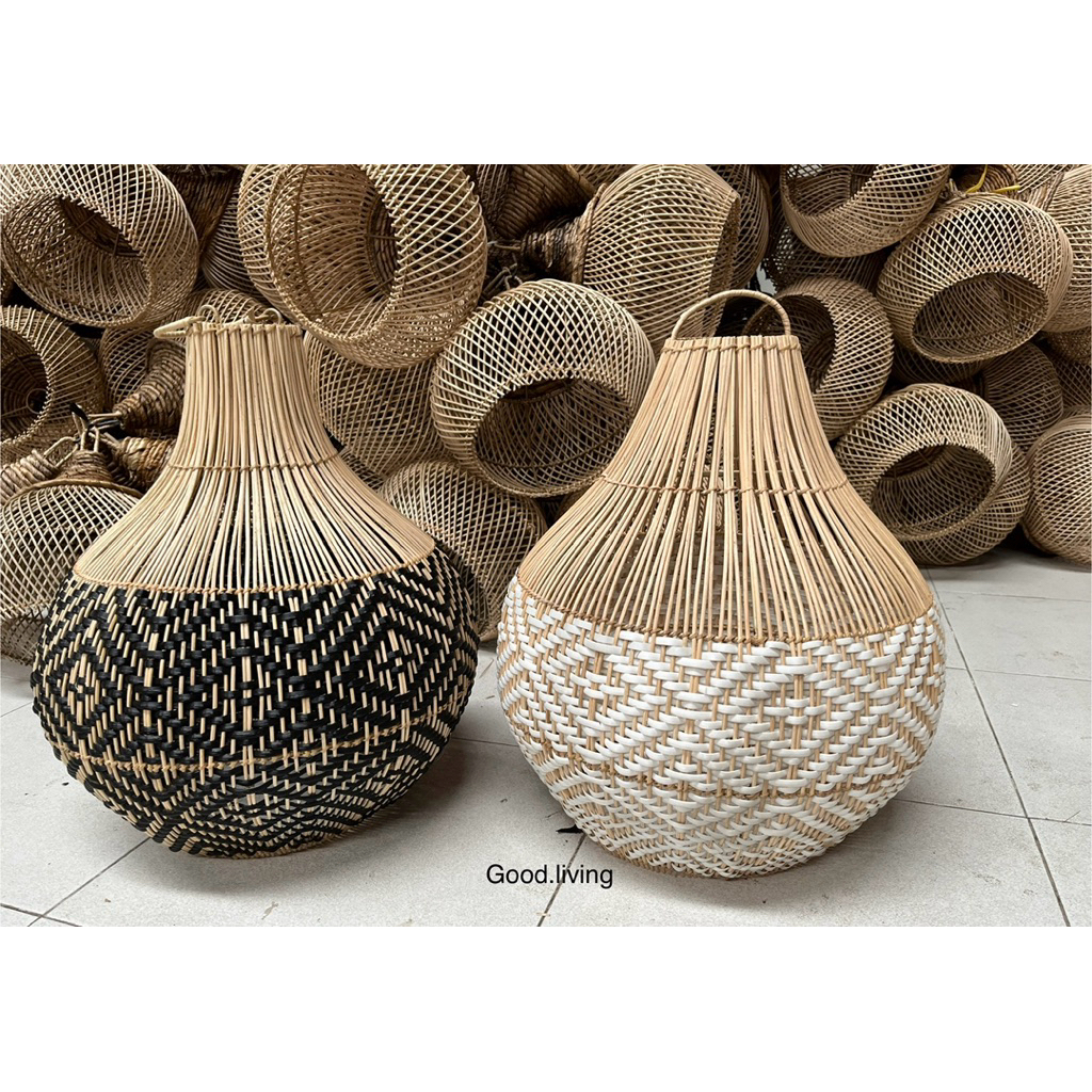 Kap lampu rotan/lampion rotan hitam & putih/lampu anyaman