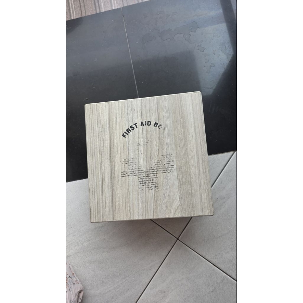 preloved first aid box | bahan kayu acrylic | kotak obat | koleksi pribadi
