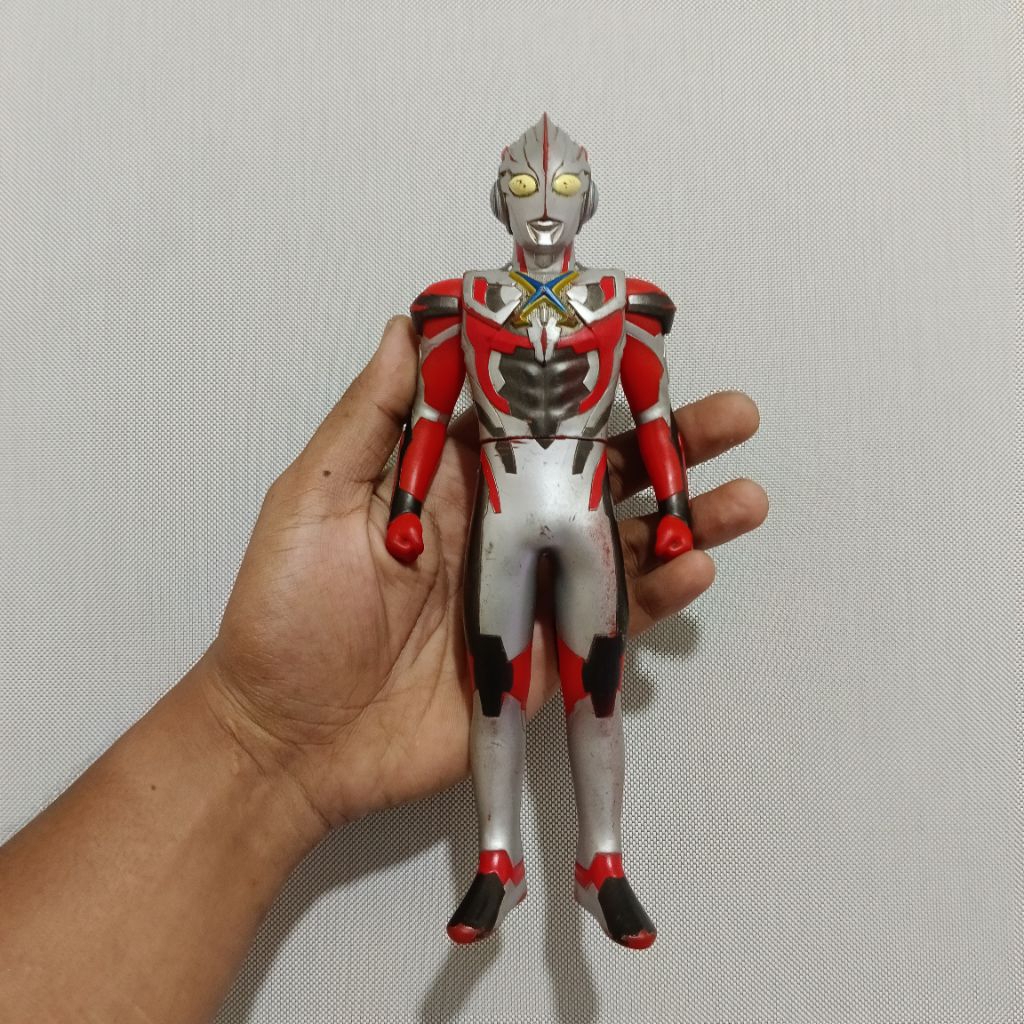 Action Figure Ultraman X Bandai 25cm