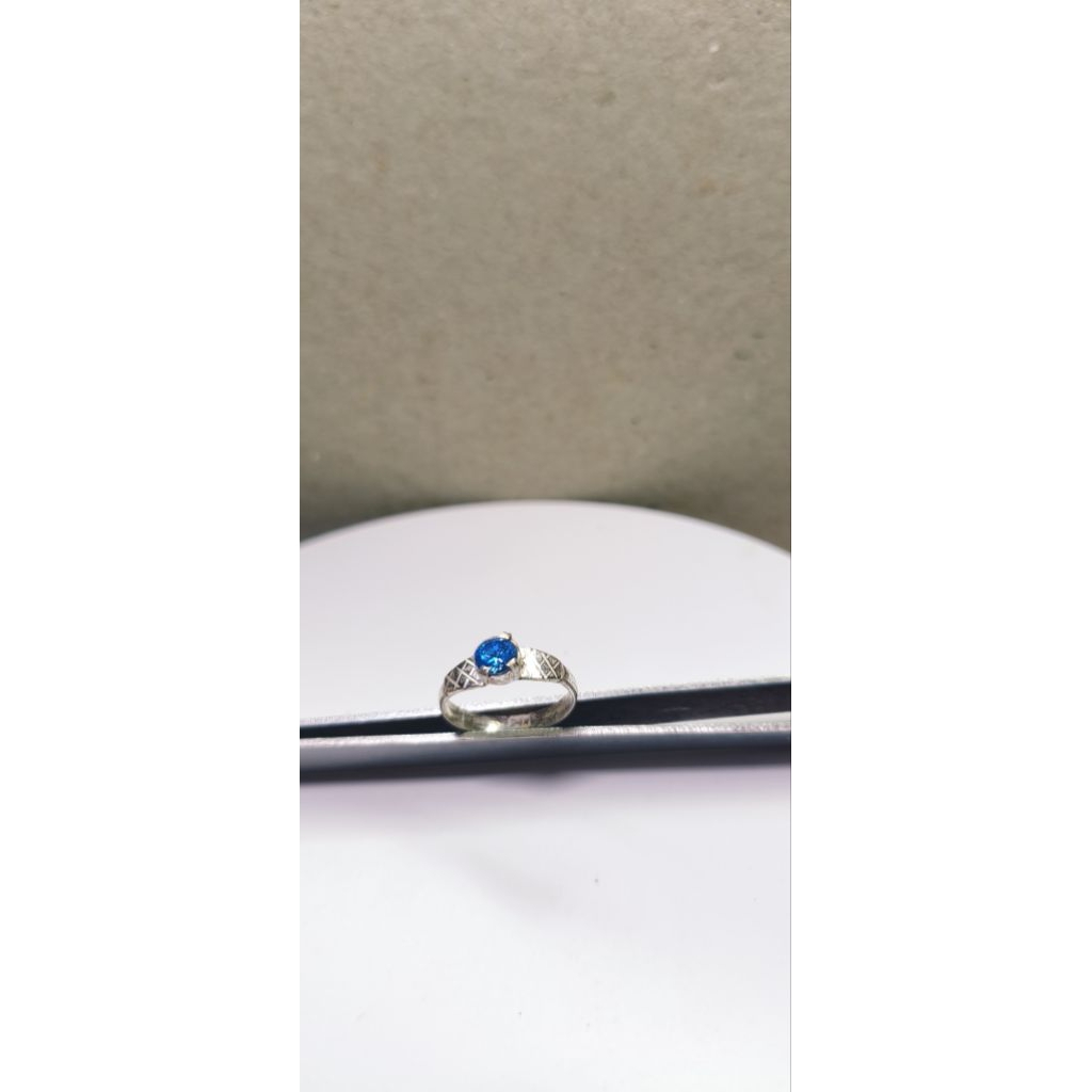 cincin perak motif batu permata