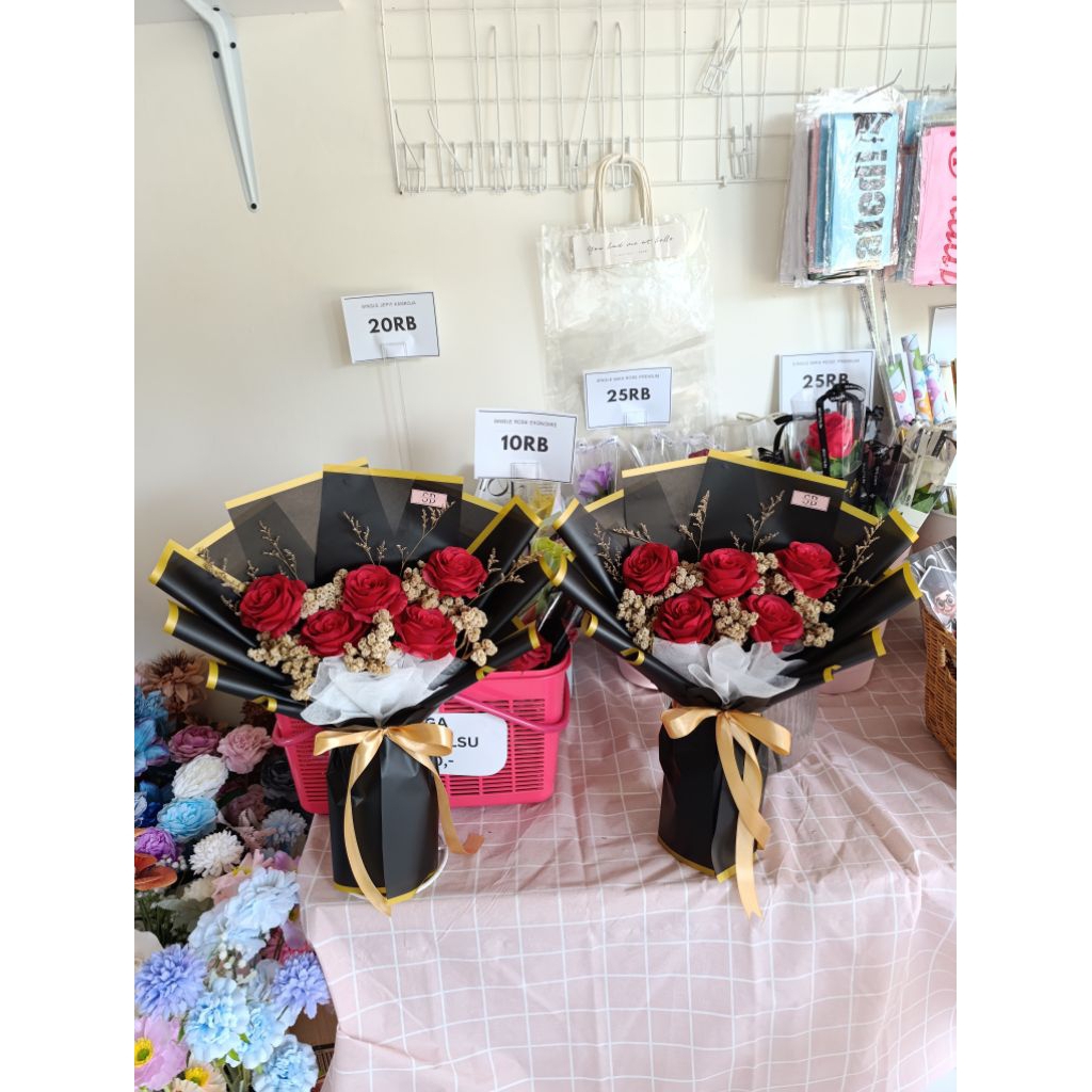 Buket Bunga Mawar mix Dried edelweis / edelweis kering (buket bunga edelweis)