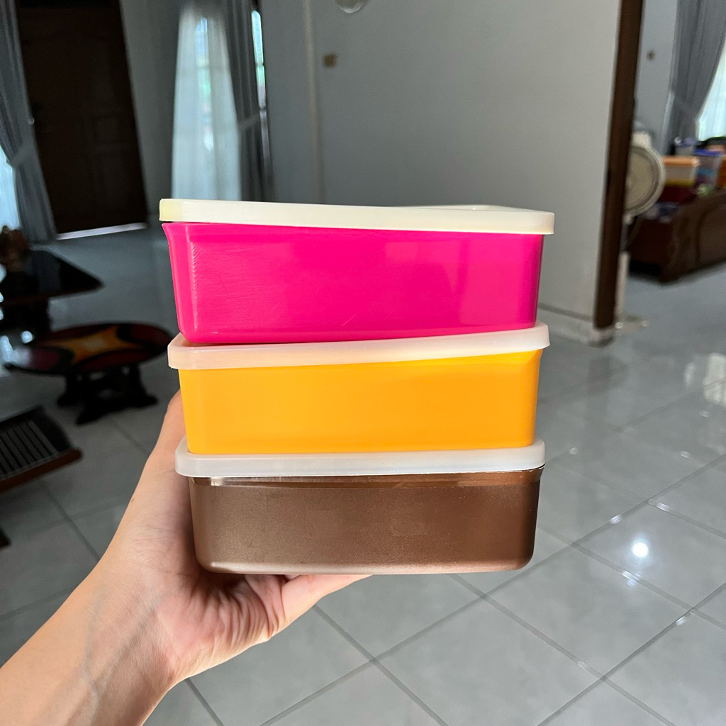 Preloved Tupperware Large Square Away