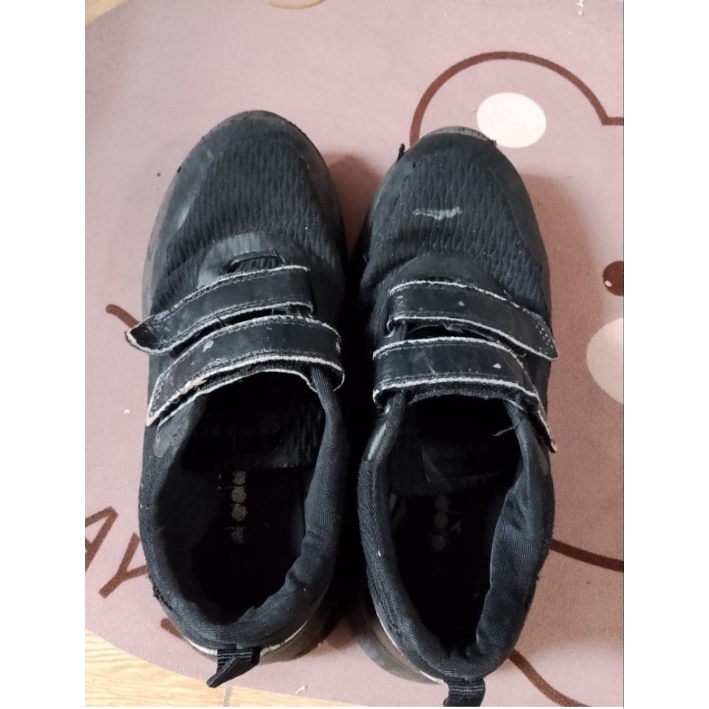 preloved sepatu sekolah