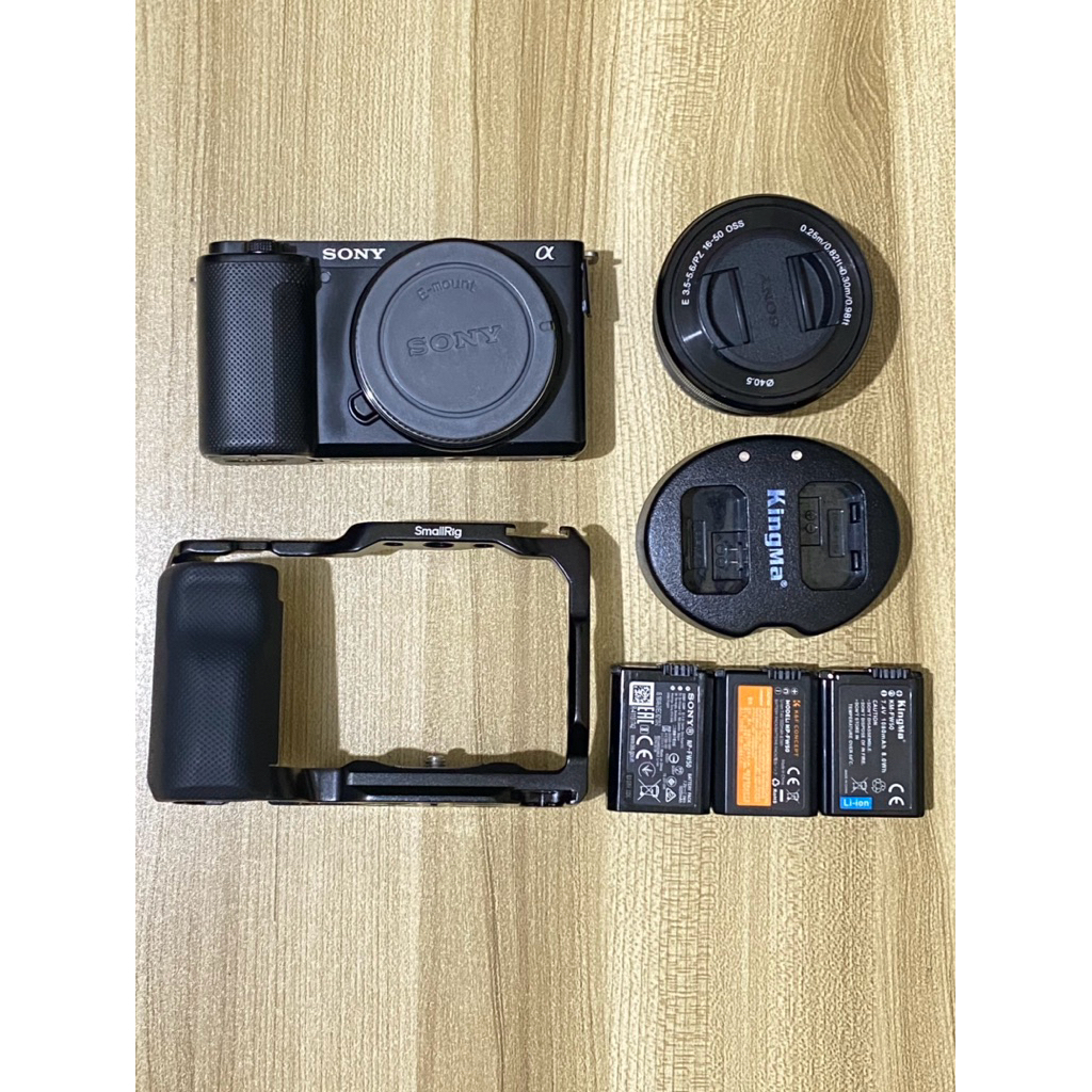 Sony ZV-E10 with kit lens + smallrig cage