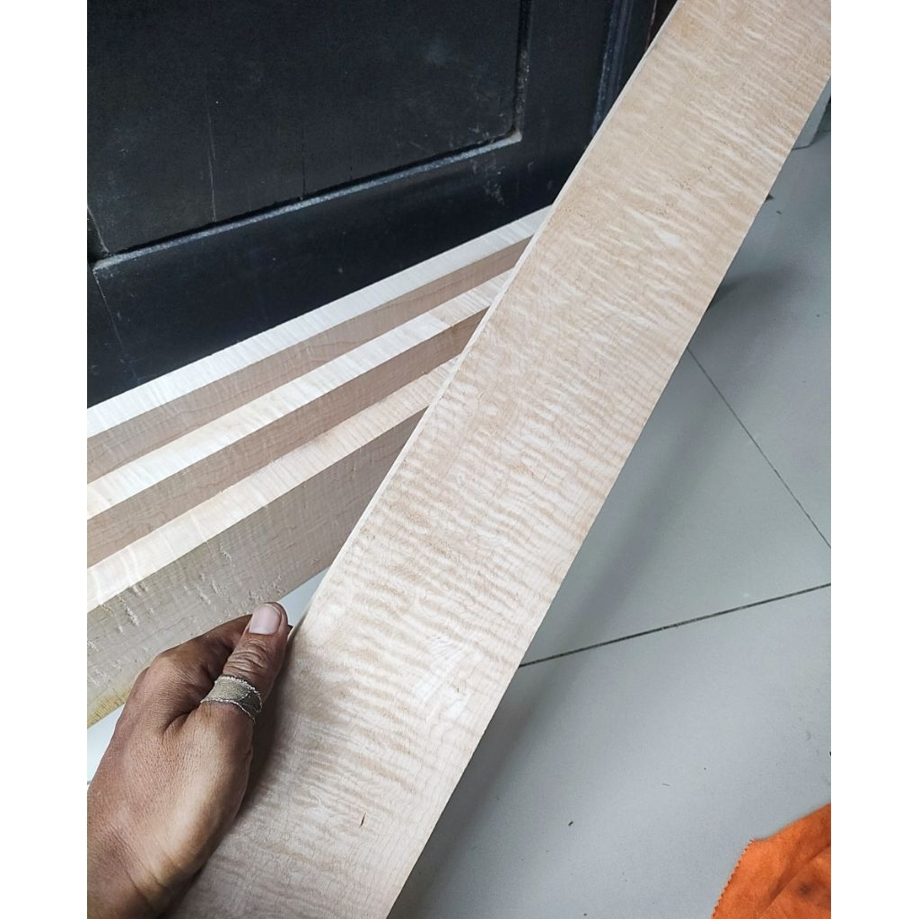 Kayu Bahan Neck Gitar Maple Flame Super P68 L10,5 T2,5