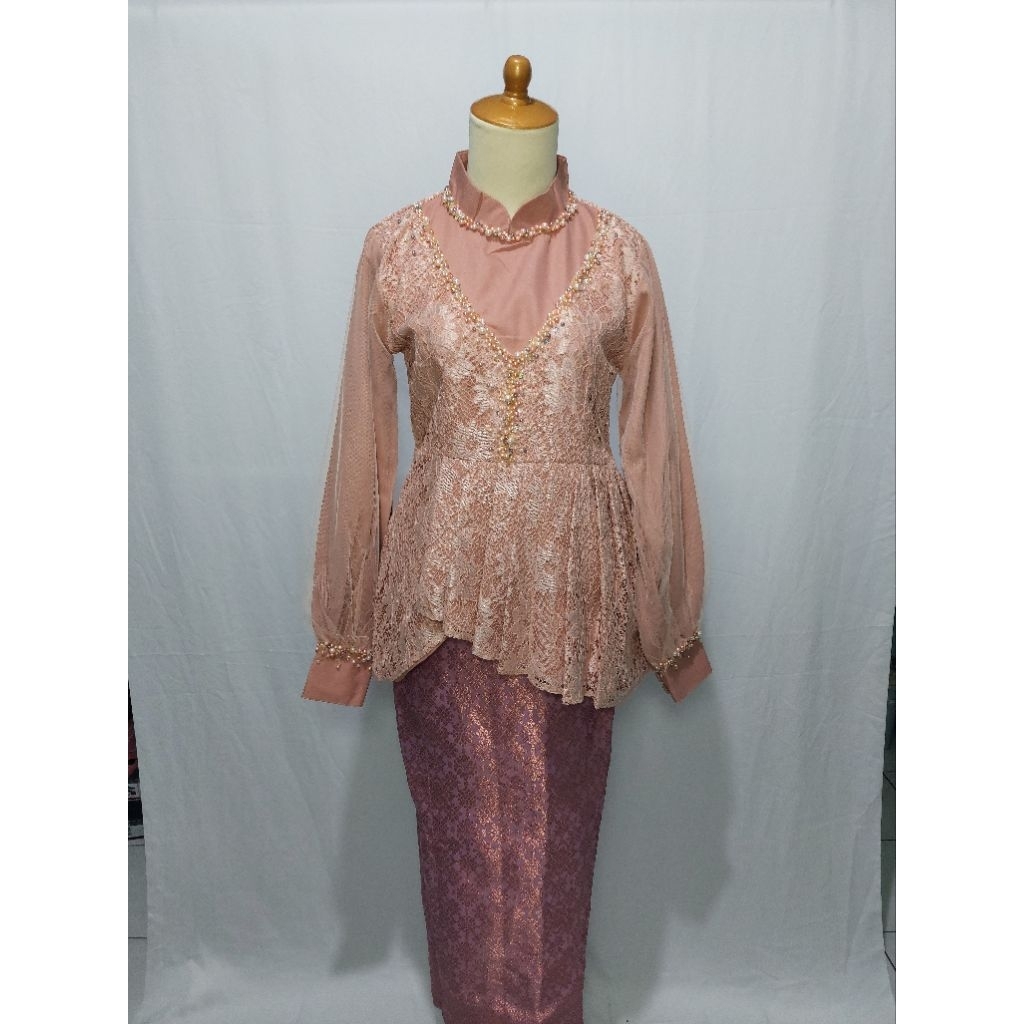 kebaya peplum lengan balon