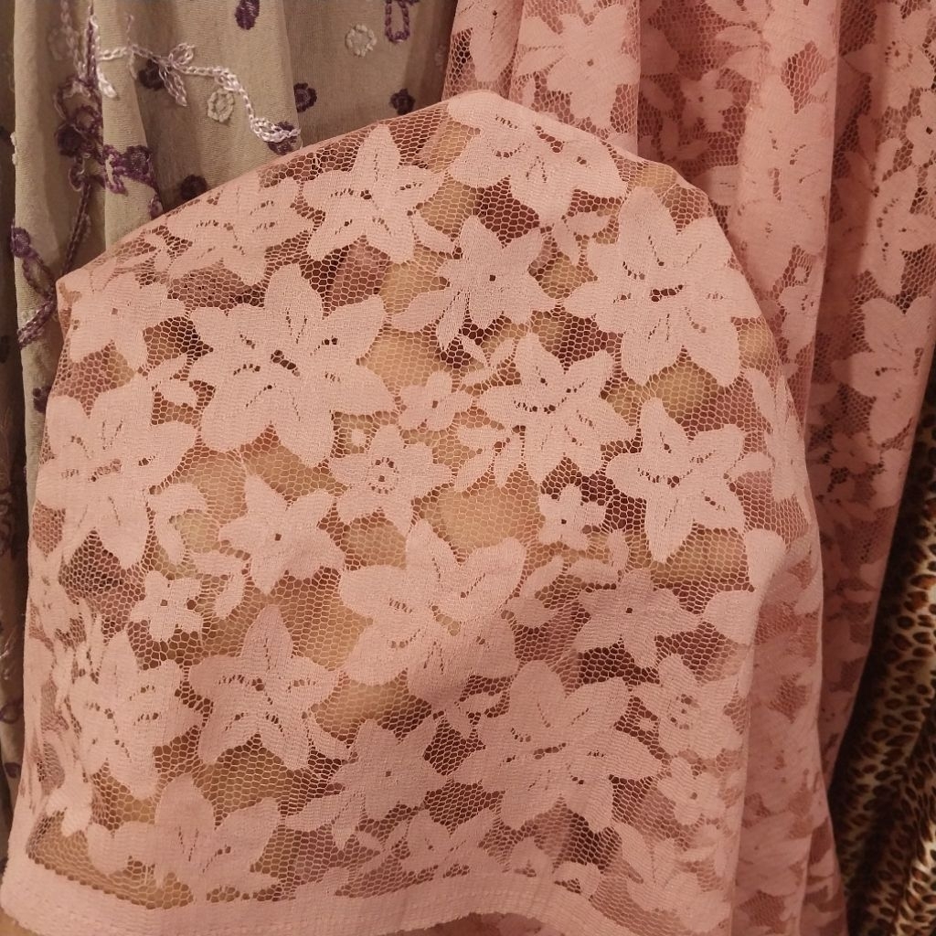 Kain/Bahan/BRUKAT LACE/Motif Bunga/Brukat Kebaya