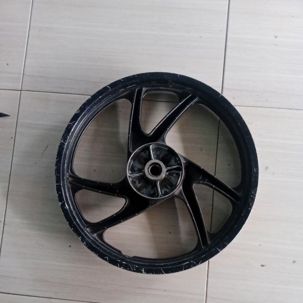 pelek velg belakang honda Revo ramping original copotan motor