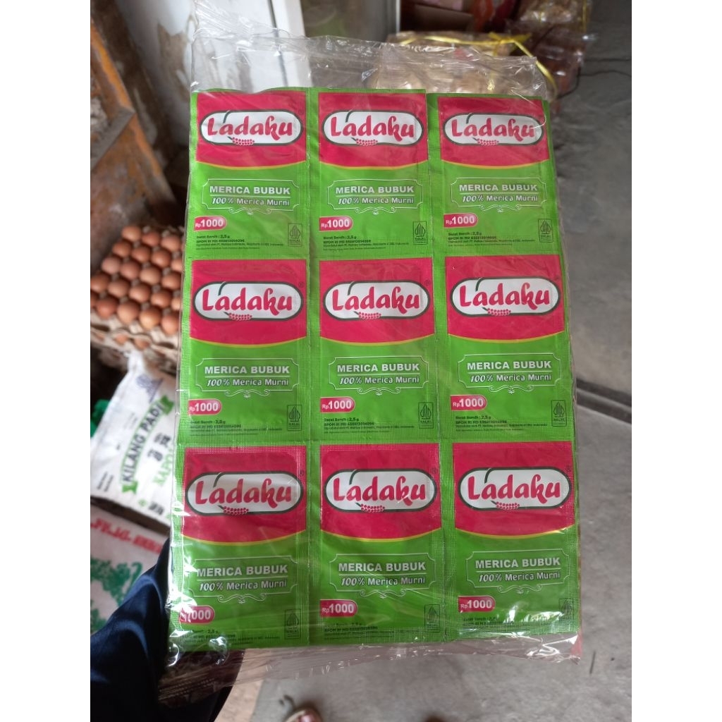 Ladaku Merica Bubuk Sachet kemasan 1 Dus Isi 48 Renteng