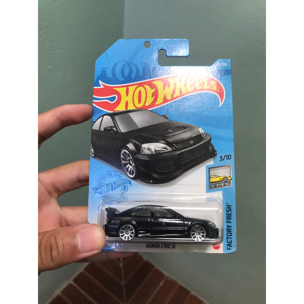 hinda civic si hitam minus pinhole di card ( free protector )