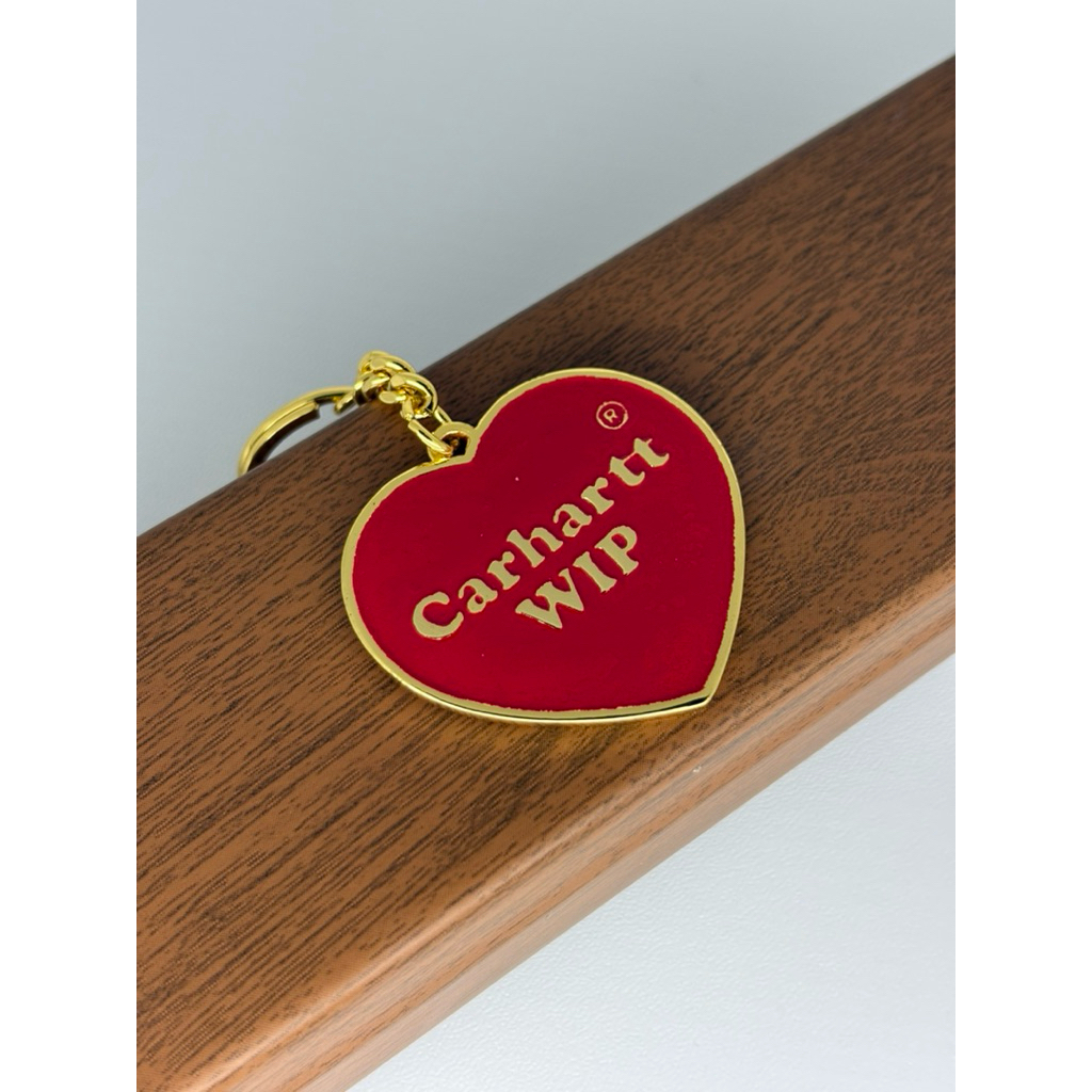Carhatt WIP Key to my Hearts Keychain merah 4x4 Cm