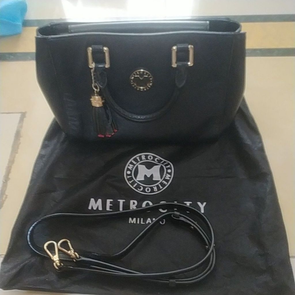 TAS wanita SLING  Metrocity