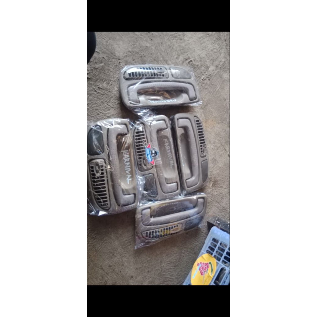 1 set kisi kusi AC mobil kia karnival