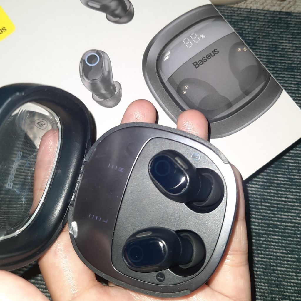 [PRELOVED] BASEUS WM02+ PLUS HITAM FULLSET + BONUS