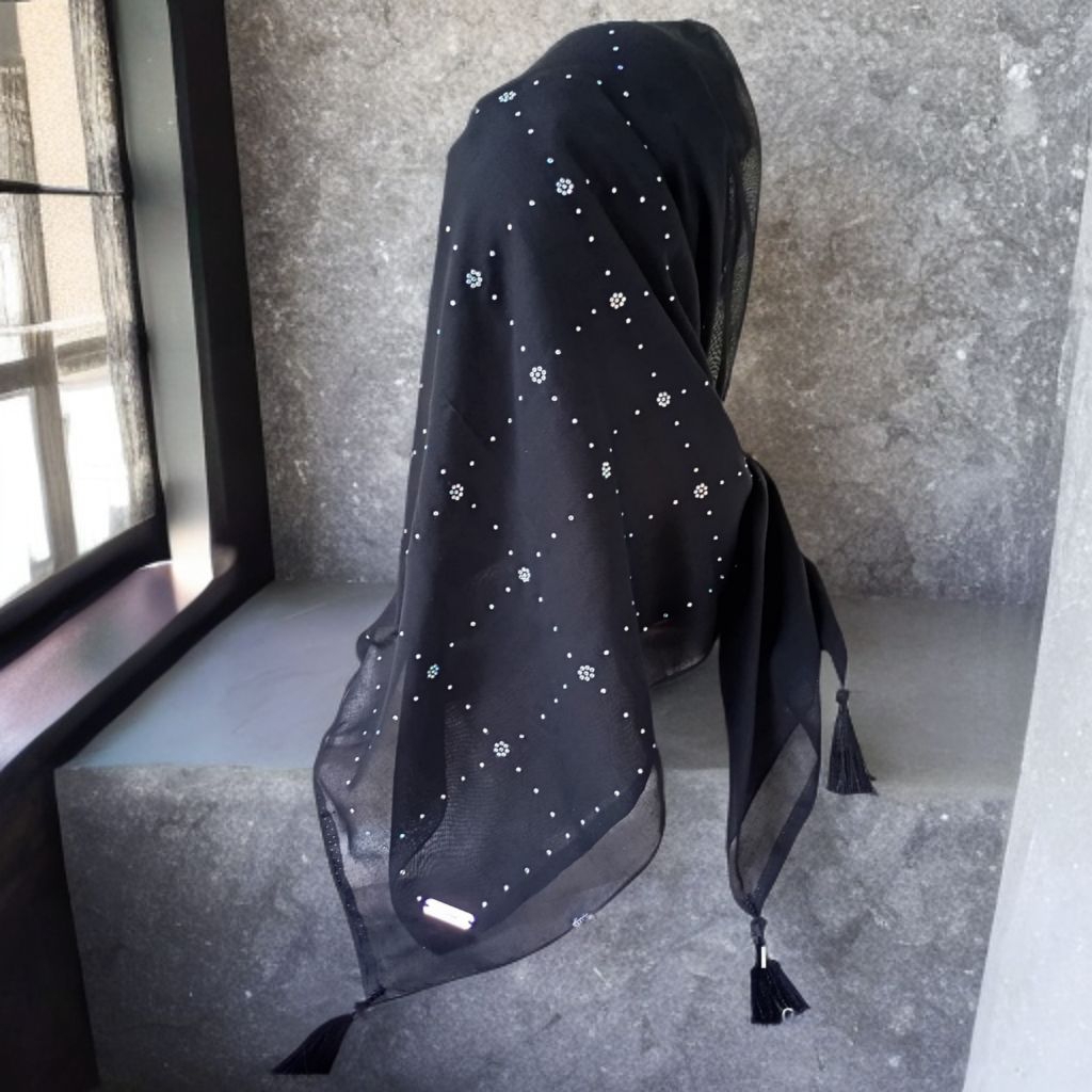 Paris Swarovski hijab Swarovski