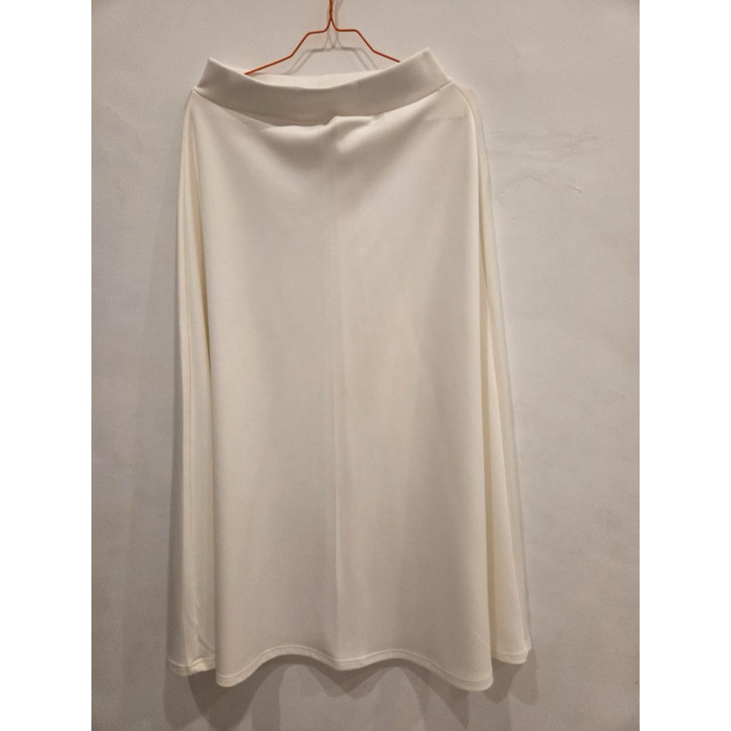 Rok satin broken white PL