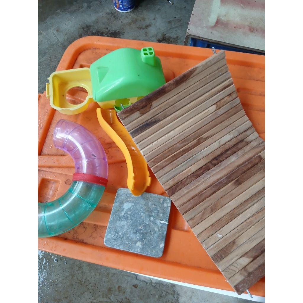 TakeAllBarangHamster-prelovedBarangHamster-BridgeHamster-PagarKayuHamster