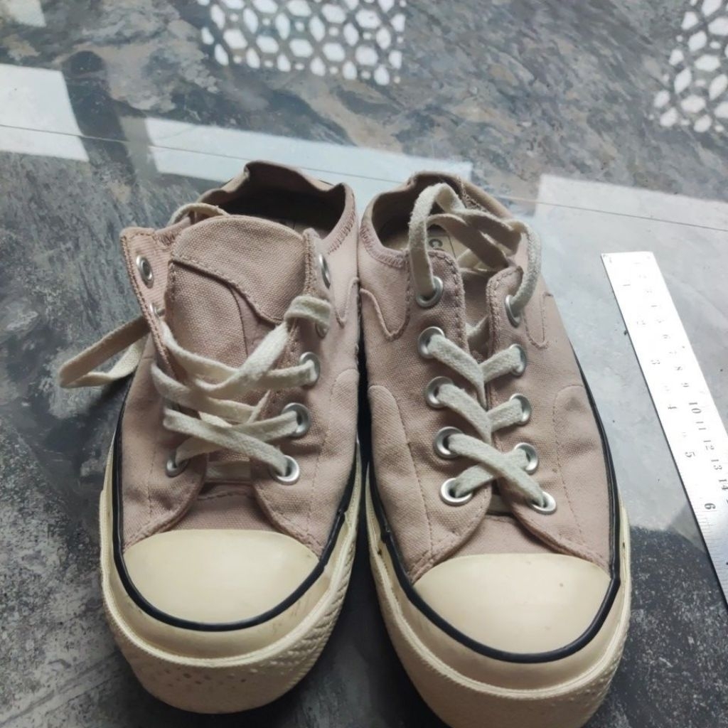 sepatu Converse bekas zise 37 insole 235
