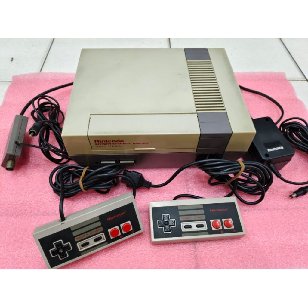 NINTENDO NES ORIGINAL ASIAN VERSION VINTAGE