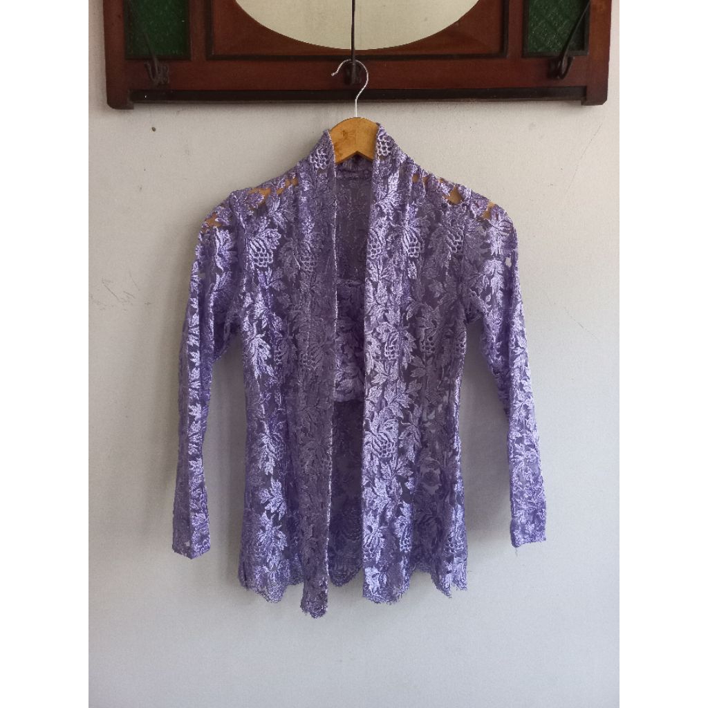 kebaya kutu baru brukat  ungu muda