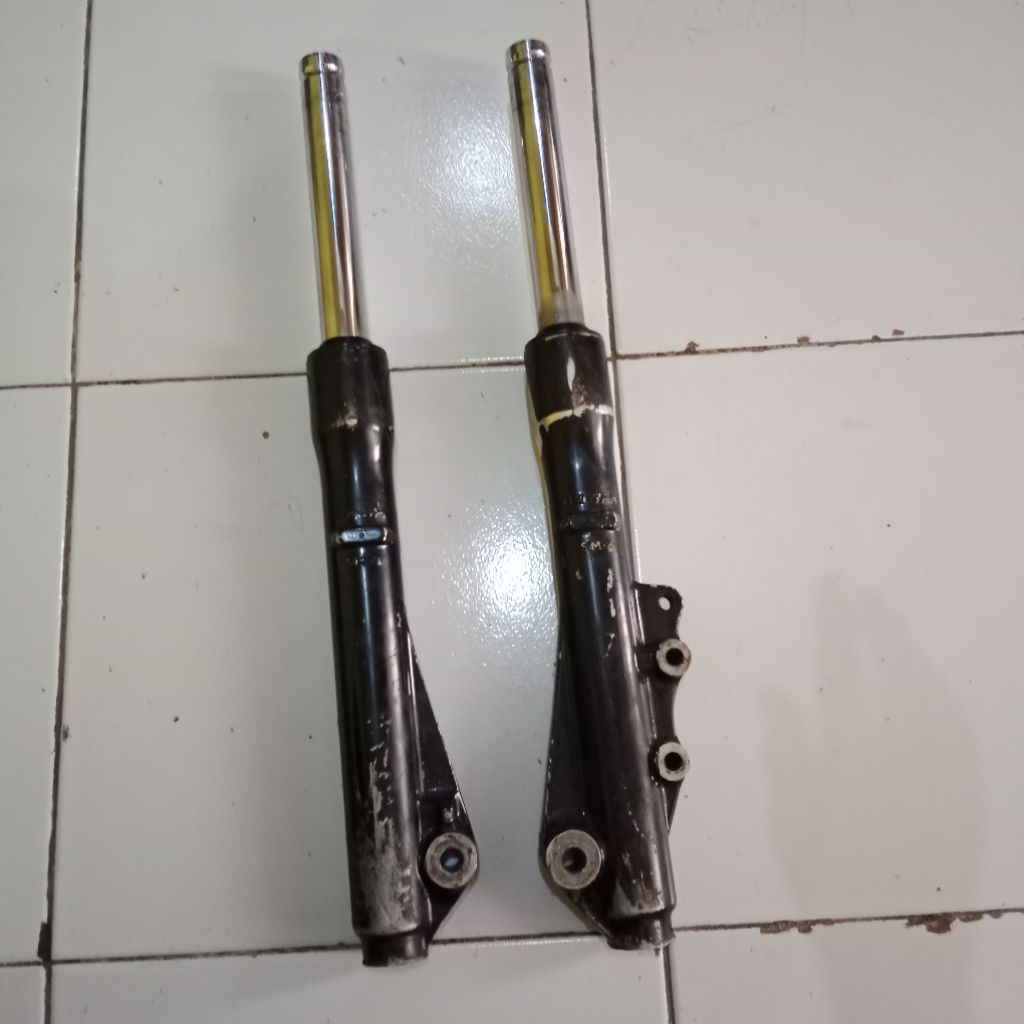 shock depan kawasaki zx130