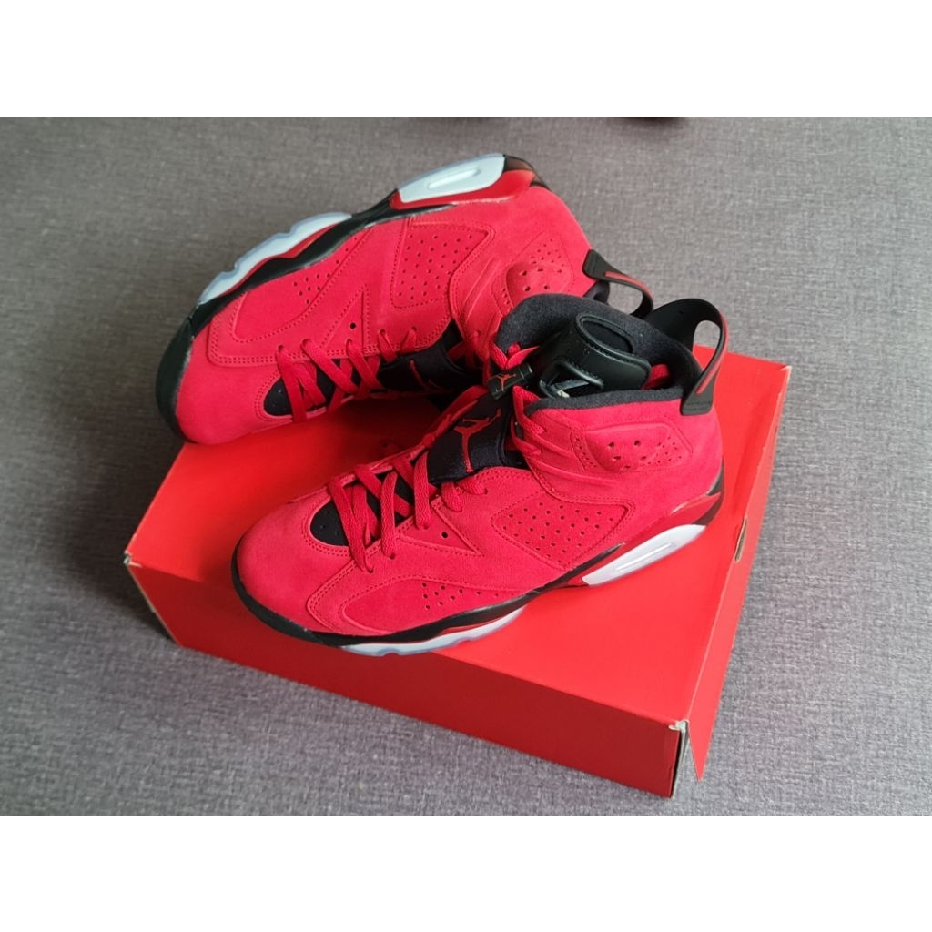 Sneaker Nike Air Jordan 6 Retro, Varsity Red/Black, size US9.5 (EUR43)