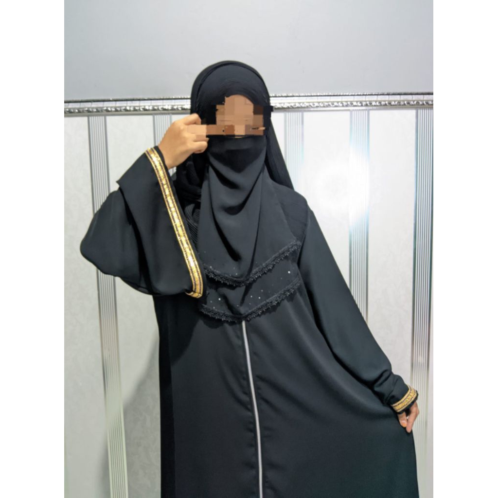 Jubah abaya Arab wanita viral