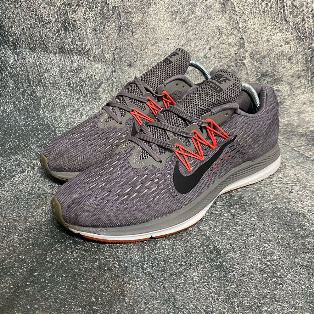 SEPATU SPORT / RUNNING NIKE