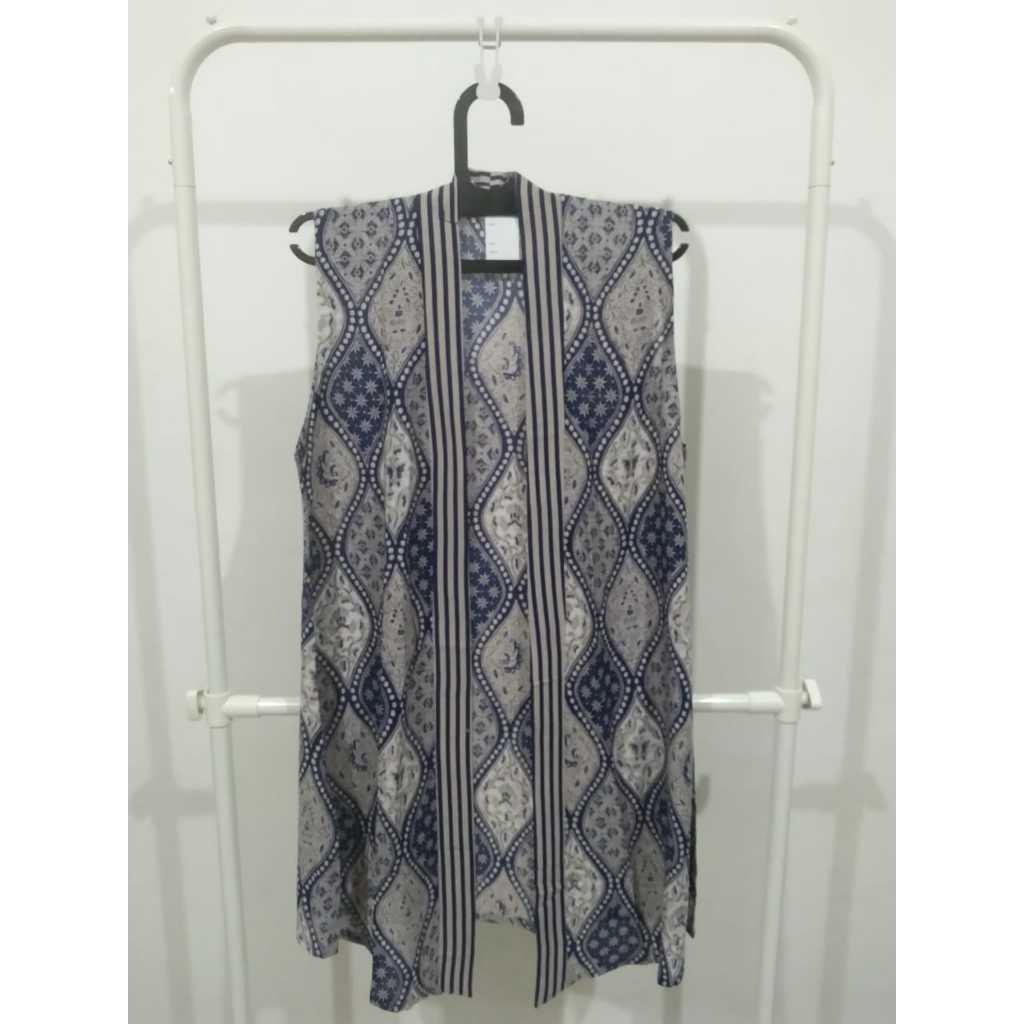 Batik Danar Hadi Outer Cardigan Tanpa Lengan