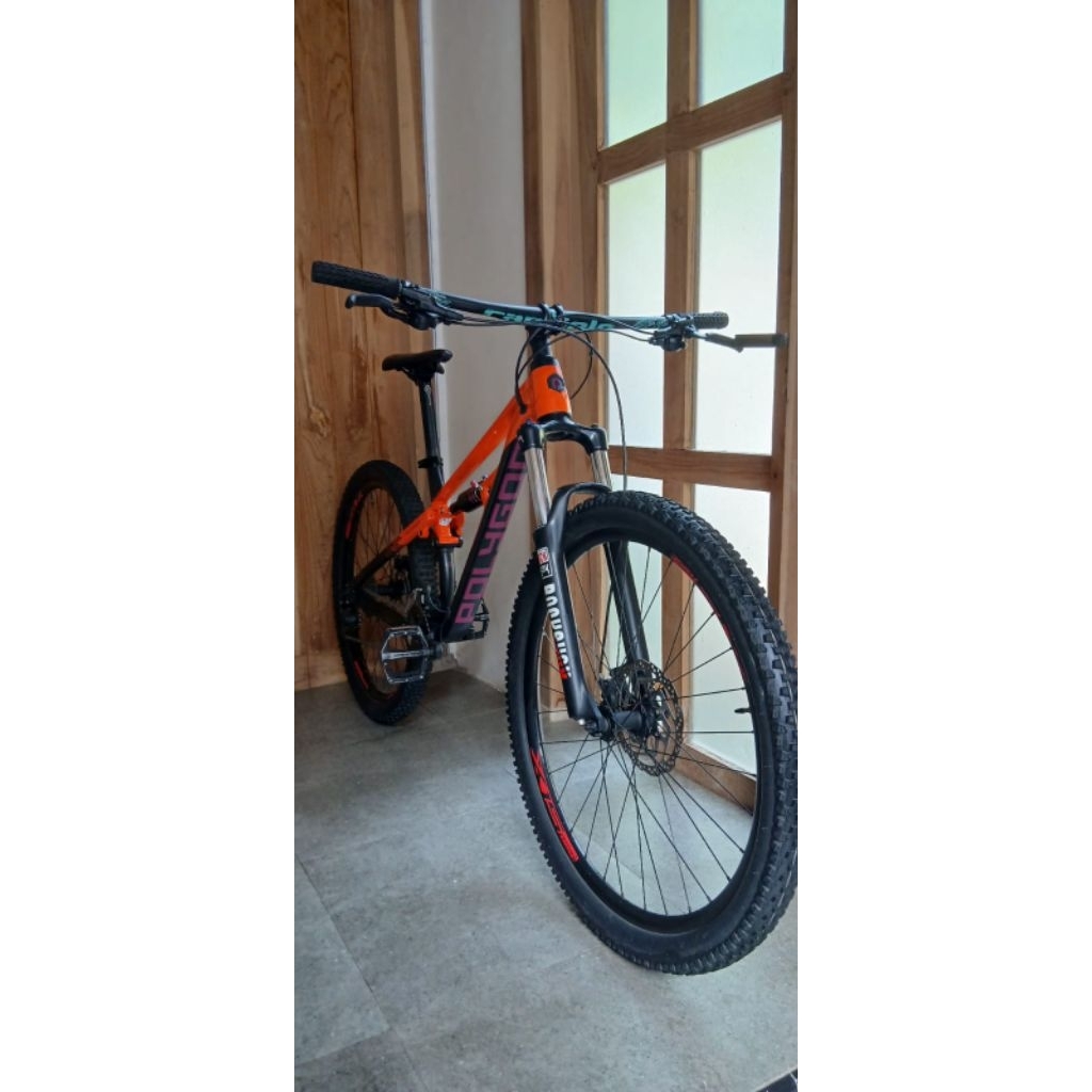 Sepeda Polygon Siskiu D5 thn 2022 second size S 27.5