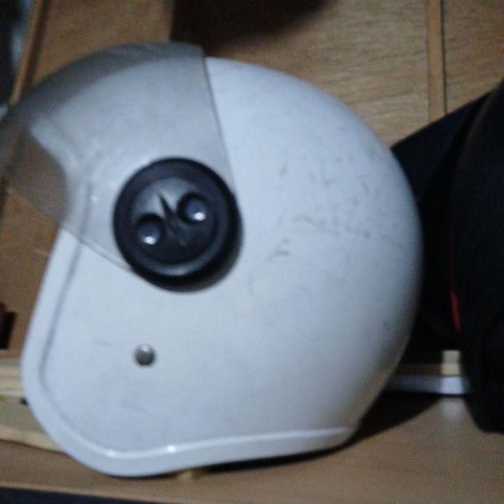 Helm Honda Scoopy Putih TRXS S - Desain Retro, Busa Nyaman, Pengait Klik SNI