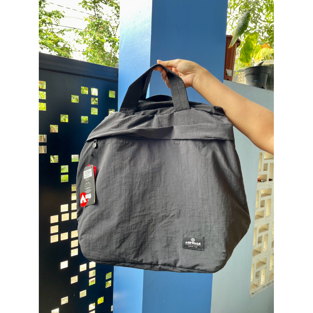 Tas Airwalk Parasut hitam slingbag ukuran besar sale 70%