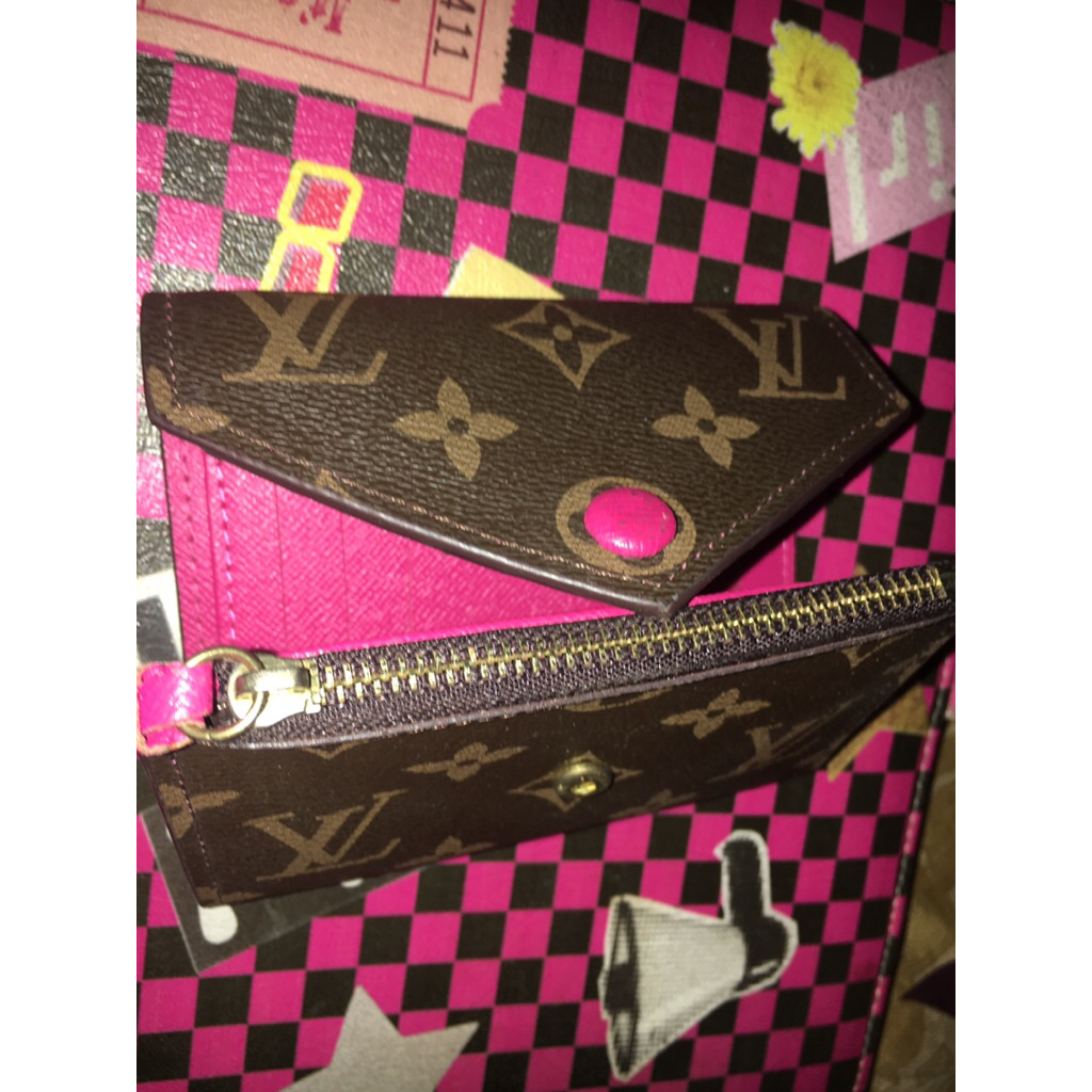 Dompet LV Kulit warna coklat pink