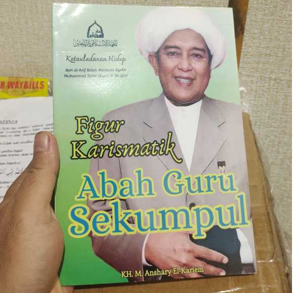 Buku Figur Kharismatik Abah Guru Sekumpul - KH. M. Anshary El-Kariem