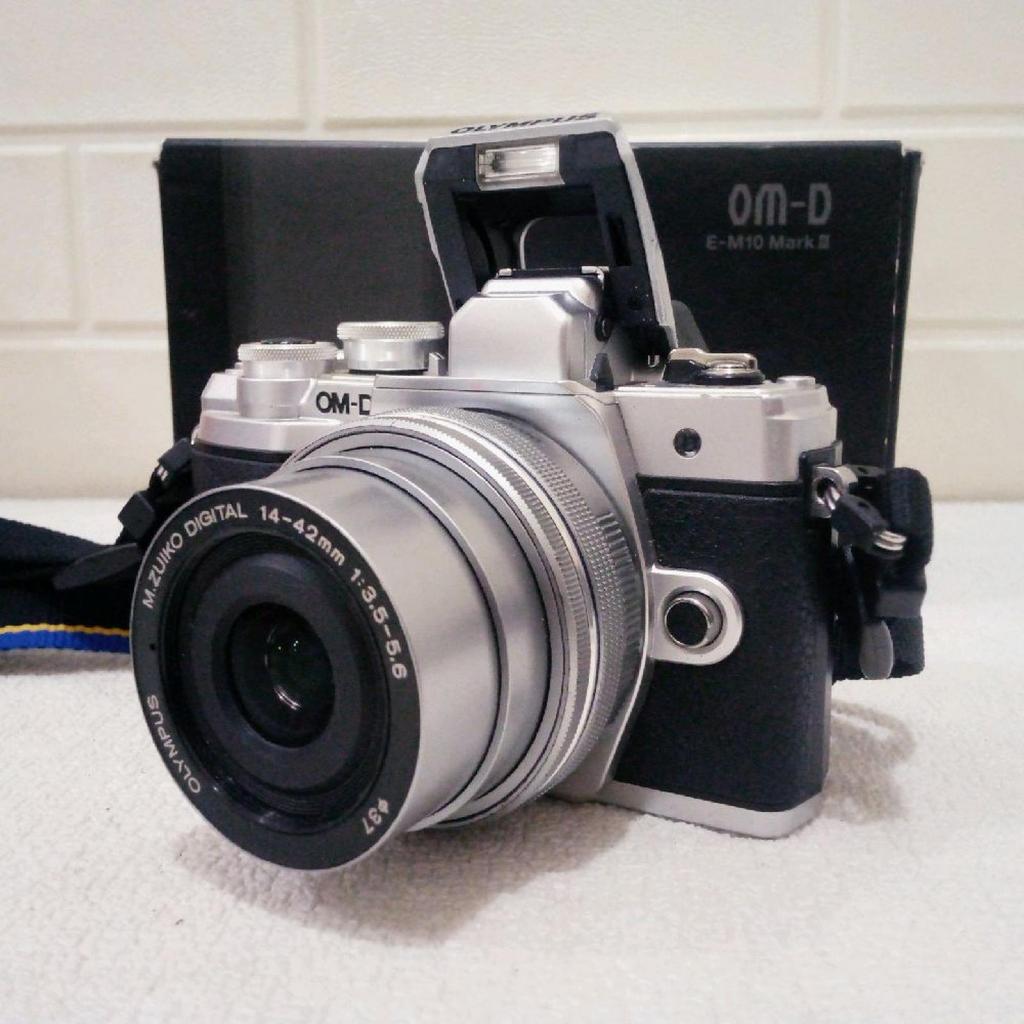 Olympus OM-D E-M10 Mark III Lensa 14-42mm kamera mirrorless camera second