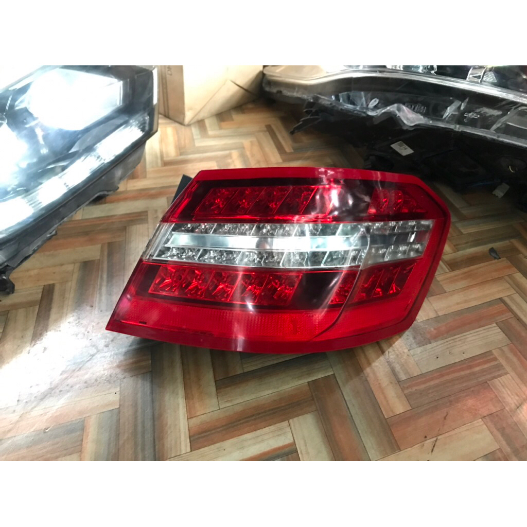 Stoplamp lampu belakang mercy w212