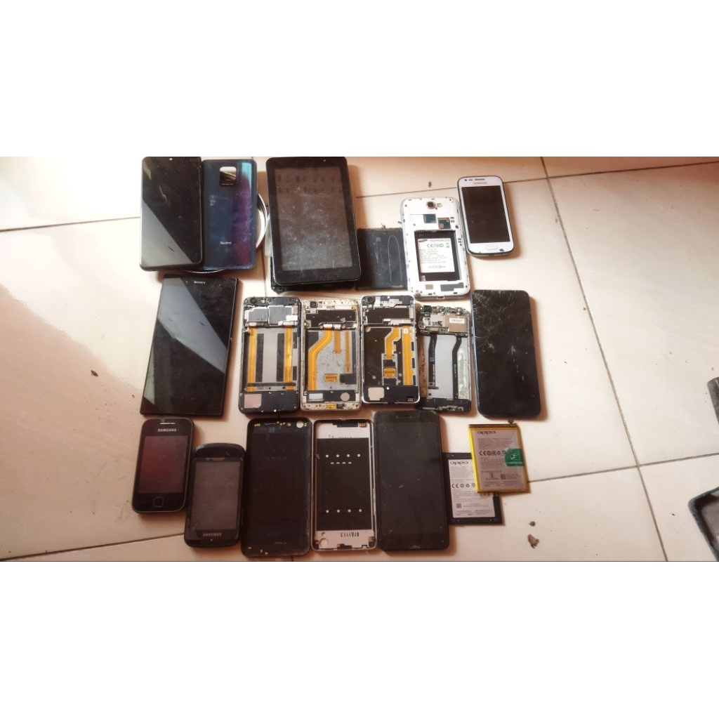 Smartphone/ hape matot dari jadul sampai redmi note 9 borongan boleh buat canibal