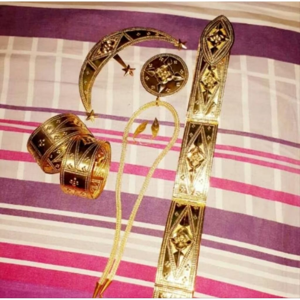 AKSESORIS ADAT ROTE NTT