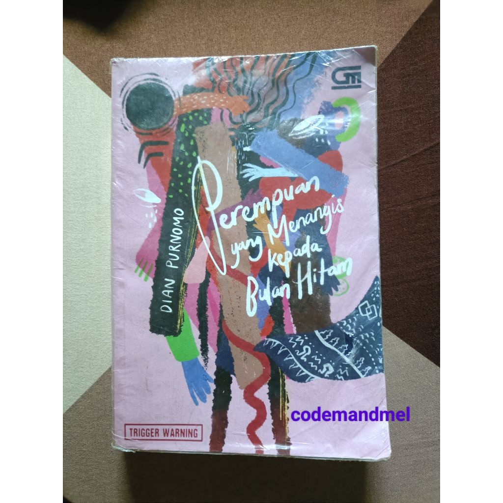 Preloved Novel Perempuan yang Menangis Kepada Bulan Hitam - Dian Purnomo