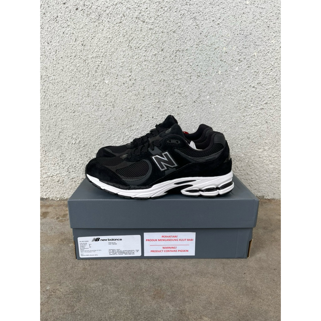 SNEAKERS NEW BALANCE 2002R 2002 R BLACK GUNMETAL ( M2002RBK ) AUTHENTIC 100% ORIGINAL RESMI