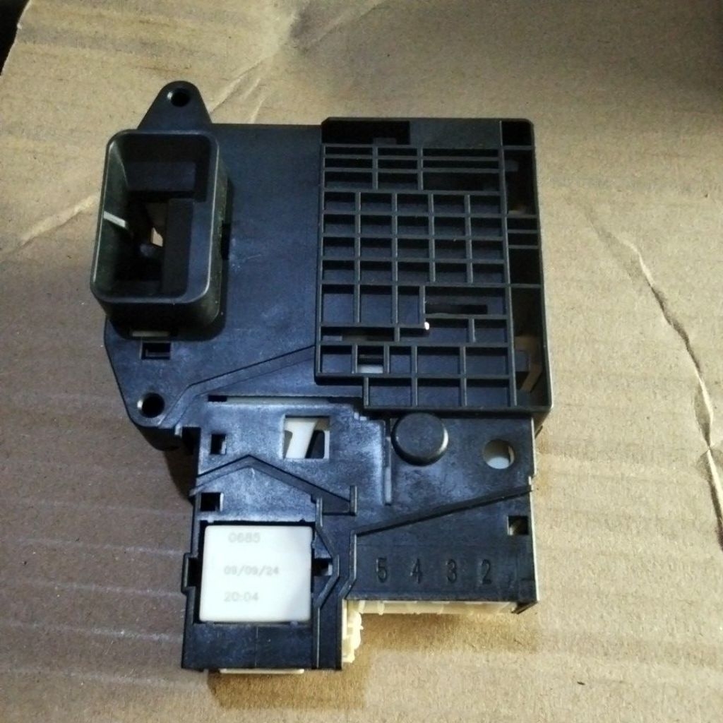 Door lock mesin cuci LG front loading 20kg SWP-014