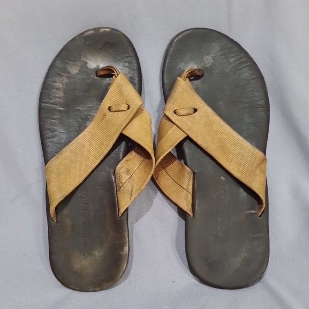 Sandal Kulit Asli DEMOCRATA Garage Brazil