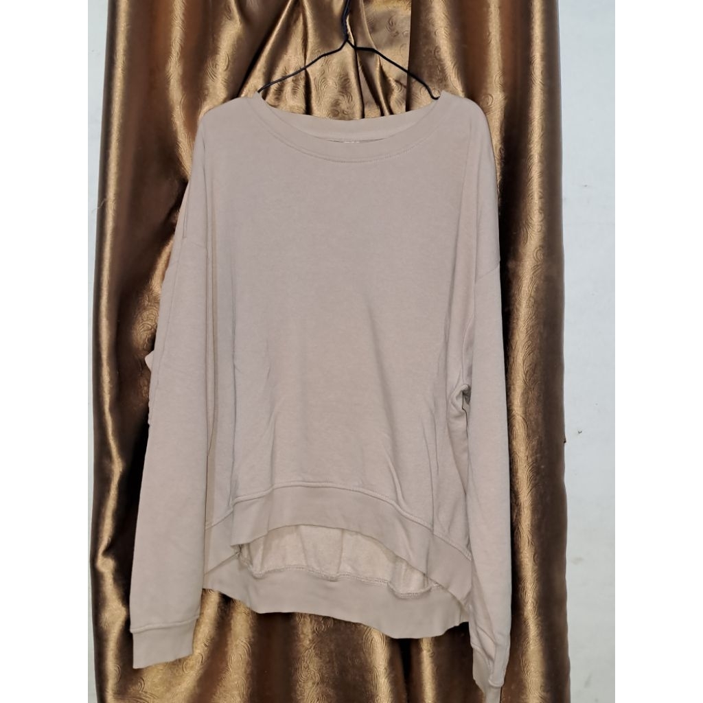 Preloved - Crewneck sweater polos warna soft pink