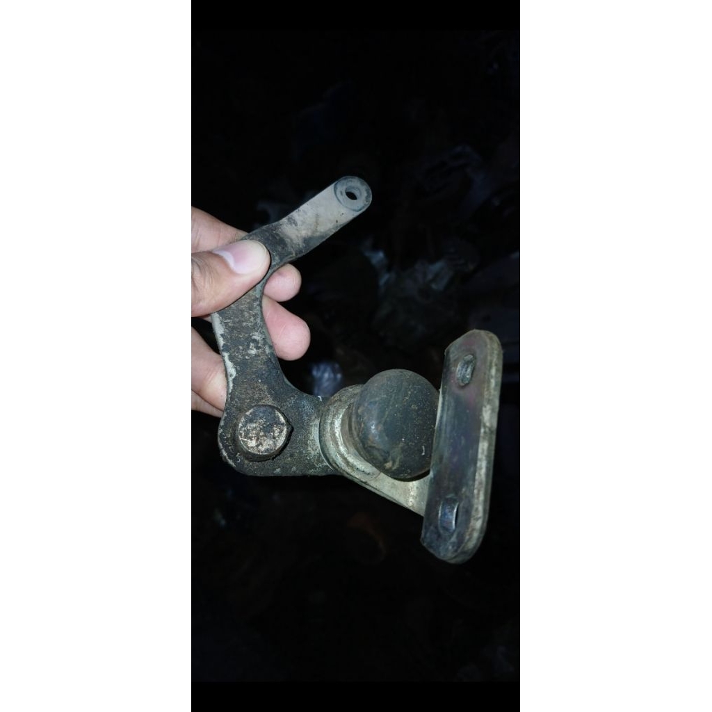 paculan stir bawah/brachet komponen pengait form stir bawah l300 solar/disel