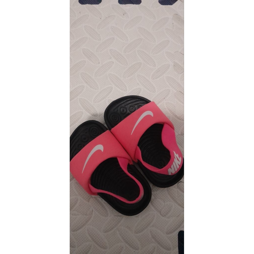 Preloved Sendal anak Nike original Mothercare hitam pink